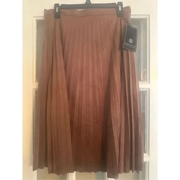 BAGATELLE brown size Large Faux Suede Pleated Midi Skirt - Picture 4 of 7